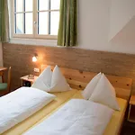 菲尔霍夫林纳盖特农家乐 * 茵特斯托德